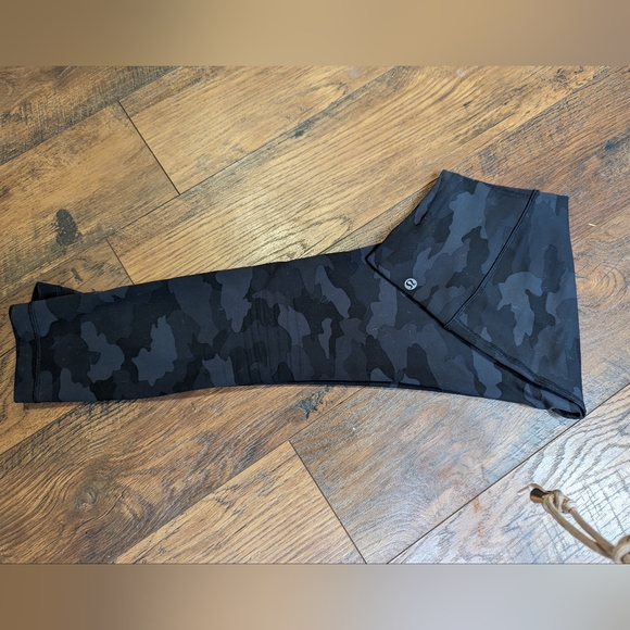 COPY - Lululemon Align leggings size 4 - Picture 3 of 3